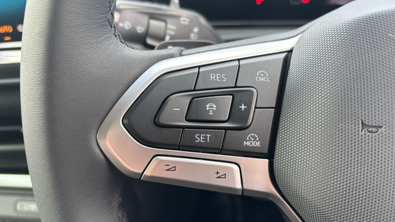 Volkswagen T-Roc 1.5 eTSI 150 Life 5dr DSG Petrol Hatchback